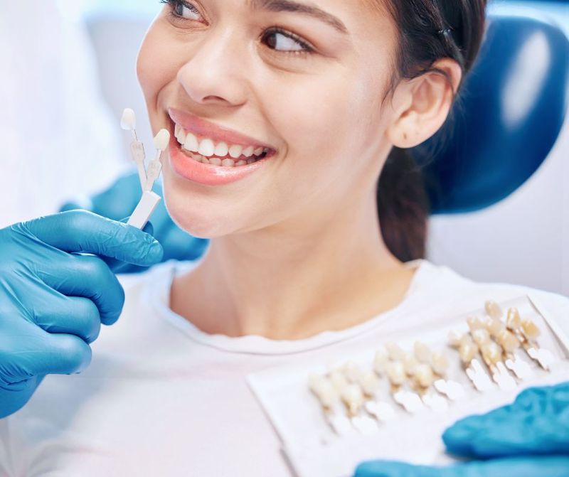 Porcelain Crowns vs. Metal Crowns: Which is Right for You?